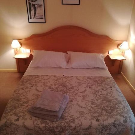 Hotel De La Place Liffol-le-Grand ภายนอก รูปภาพ